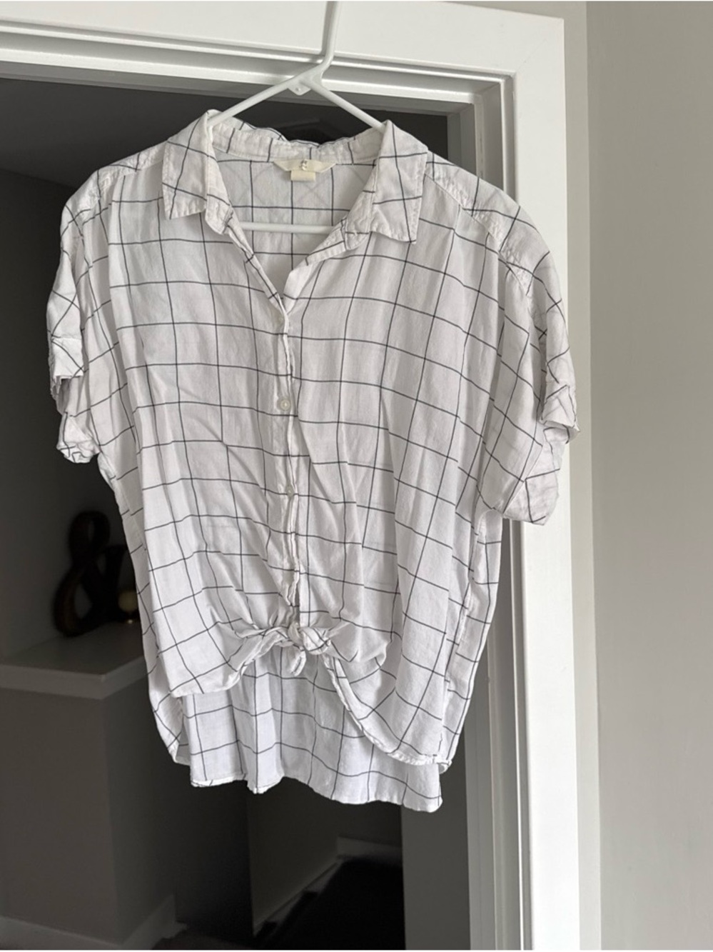 H&M White Button-Up Windowpane Shirt